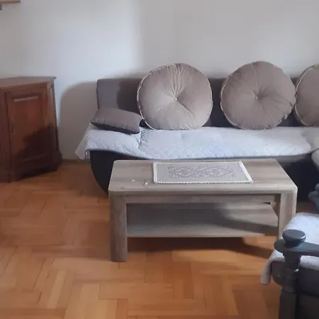 Porodicna Kuca Appartamento *